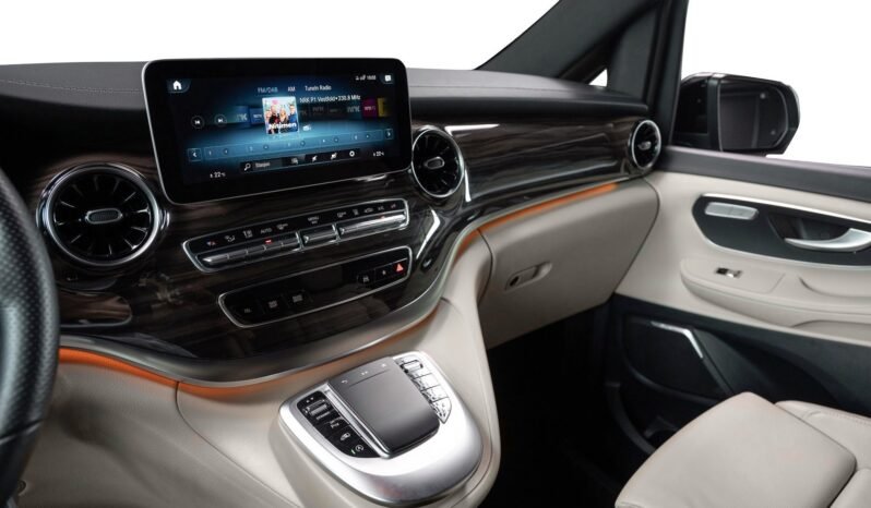 
Mercedes-Benz Classe V 300 d 4MATIC AMG Line full									