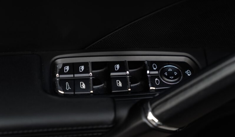 
Porsche Cayenne S 4.2 V8 Diesel 385 ch SportDesign full									