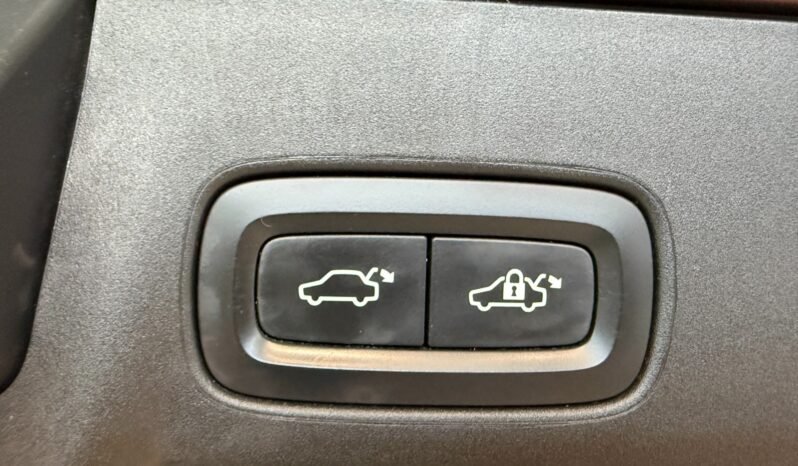 
Volvo V90 T8 Inscription AWD full									