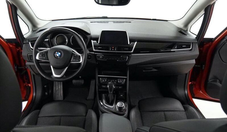 
BMW 225xe Sport Line full									