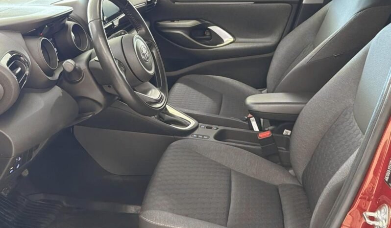 
Toyota Yaris Hybrid Active Tech full									