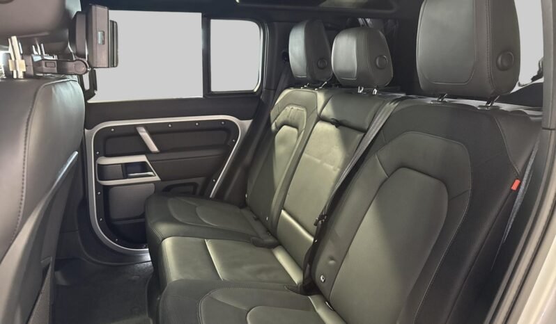 
Land Rover Defender 110 P400e full									