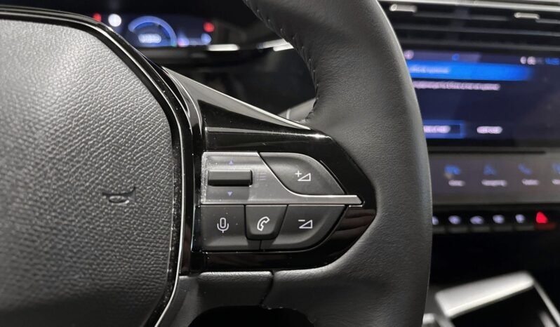 
Peugeot 308 SW Allure Plug-In Hybrid 180 ch full									