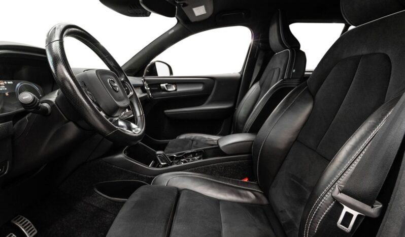 
Volvo XC40 T5 Recharge R-Design full									