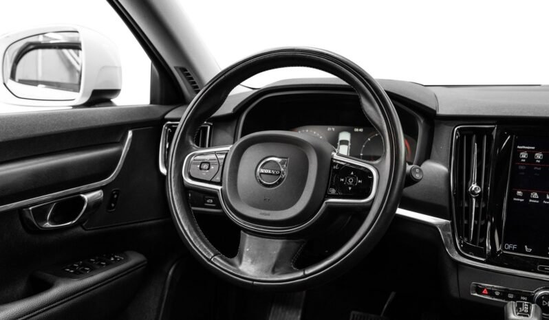 
Volvo V90 Cross Country D4 AWD full									