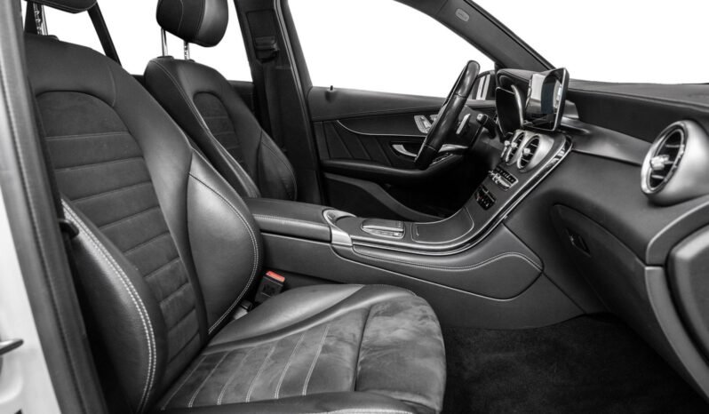 
Mercedes-Benz GLC 300 e 4MATIC AMG full									