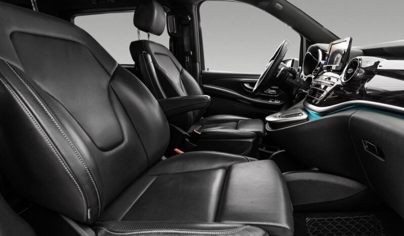 
Mercedes-Benz V300 d 4MATIC full									
