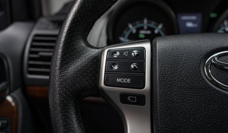 
Toyota Land Cruiser 3.0 D-4D VX-L full									