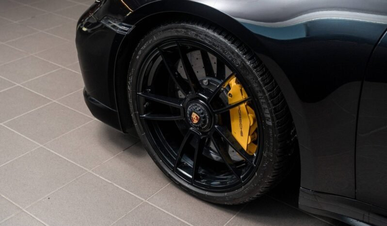 
Porsche 911 Turbo S (992) full									