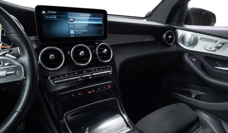 
Mercedes-Benz GLC 300 e 4MATIC AMG Line full									