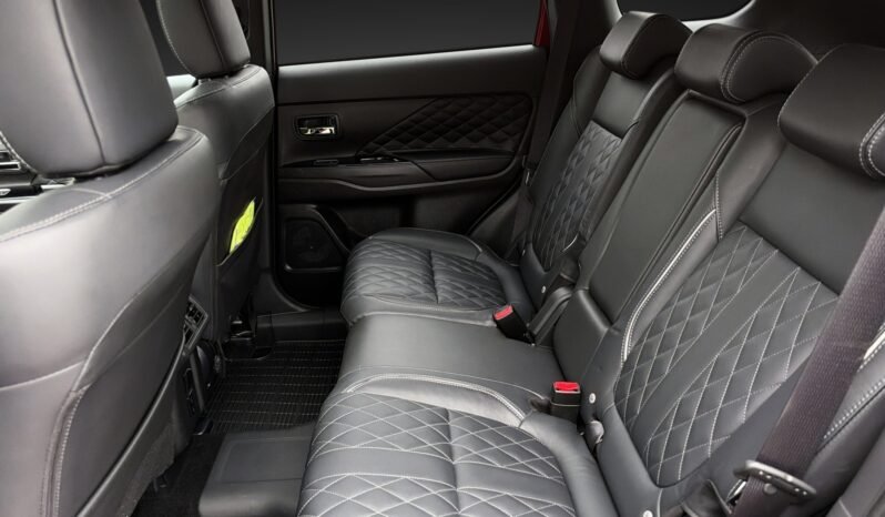 
Mitsubishi Outlander PHEV S-Edition S-AWC full									