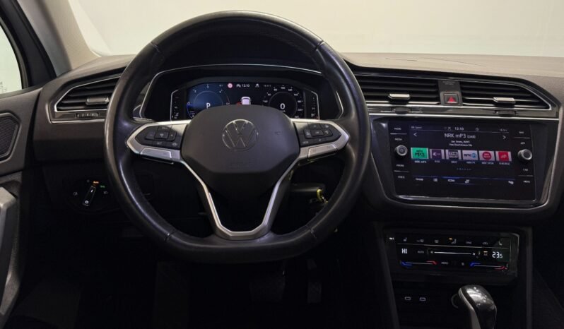 
Volkswagen Tiguan Life 2.0 TDI 4MOTION DSG full									