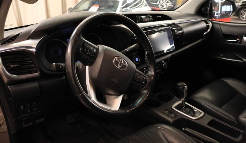 
Toyota HiLux 4×4 full									