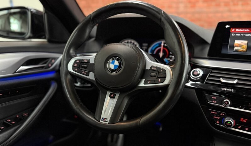 
BMW Série 5 530e M Sport full									