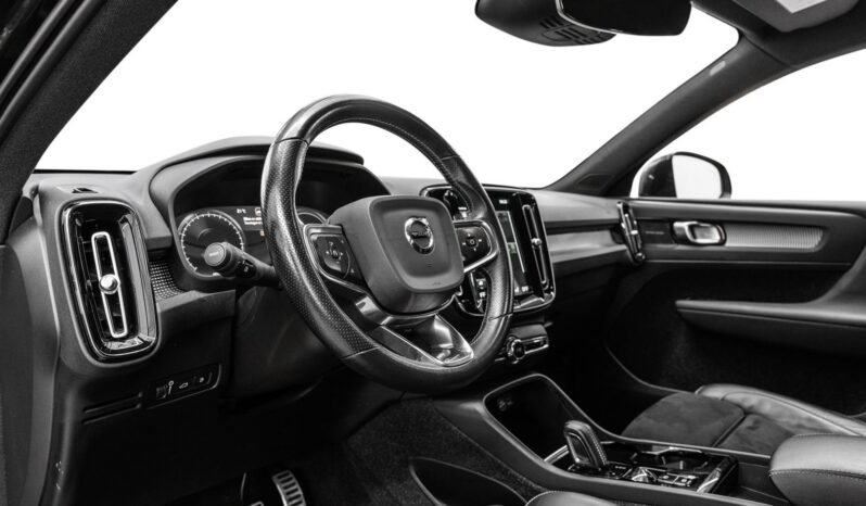 
Volvo XC40 T5 Recharge R-Design full									