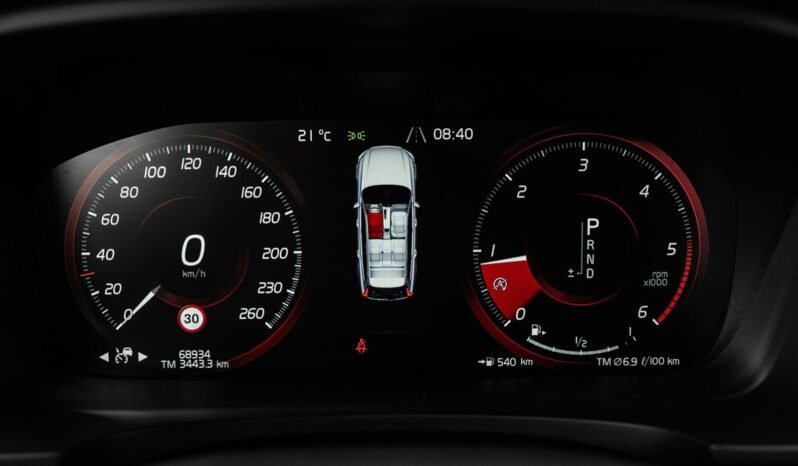 
Volvo V90 Cross Country D4 AWD full									