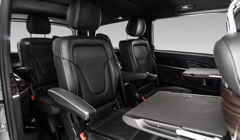 
Mercedes-Benz V300 d 4MATIC full									