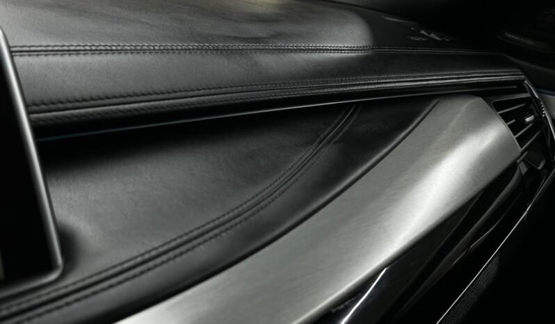 
BMW X6 xDrive30d M Sport full									