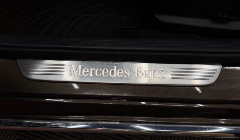
Mercedes-Benz C350 e Hybrid full									