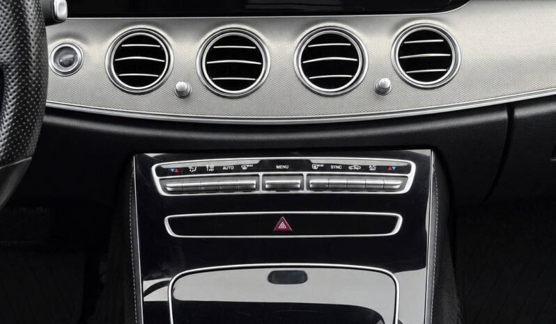 
Mercedes-Benz E200 full									