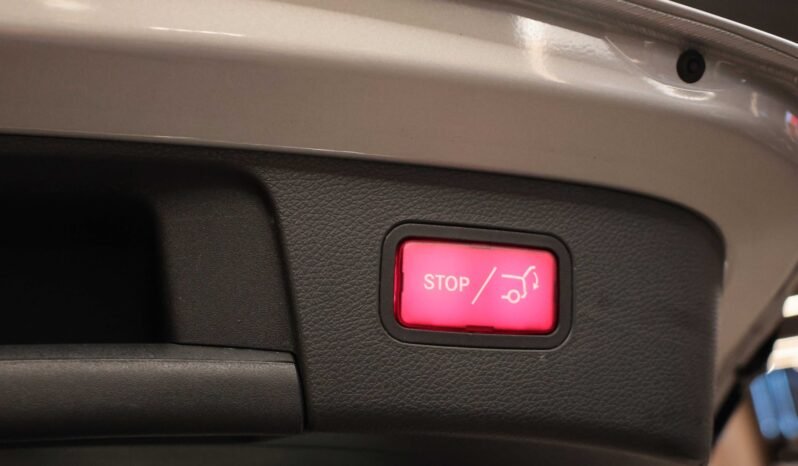 
Mercedes-Benz GLA 220 4MATIC full									