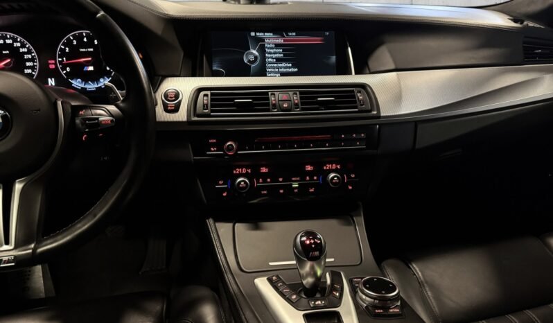 
BMW M5 4.4 V8 575 CH full									