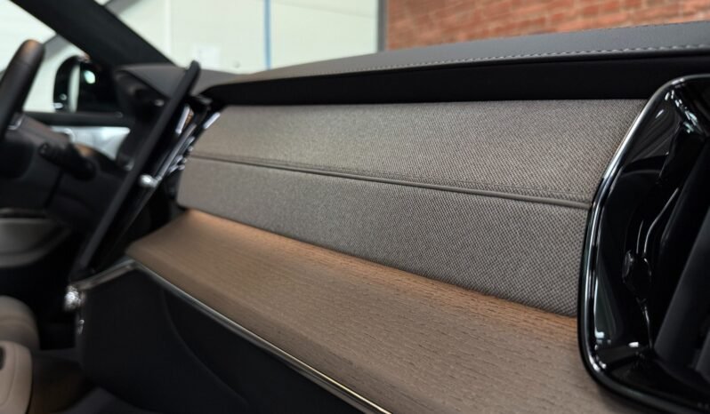 
Volvo XC90 T8 Ultra Dark Luxury full									