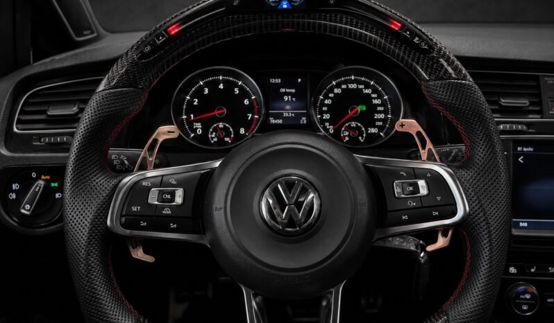 
Volkswagen Golf VII GTI 230 DSG full									