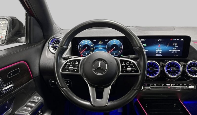 
Mercedes-Benz GLA 200 d 4MATIC PremiumPlus full									
