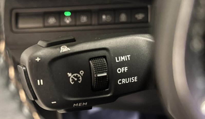 
Peugeot 3008 GT Hybrid4 300 CH full									