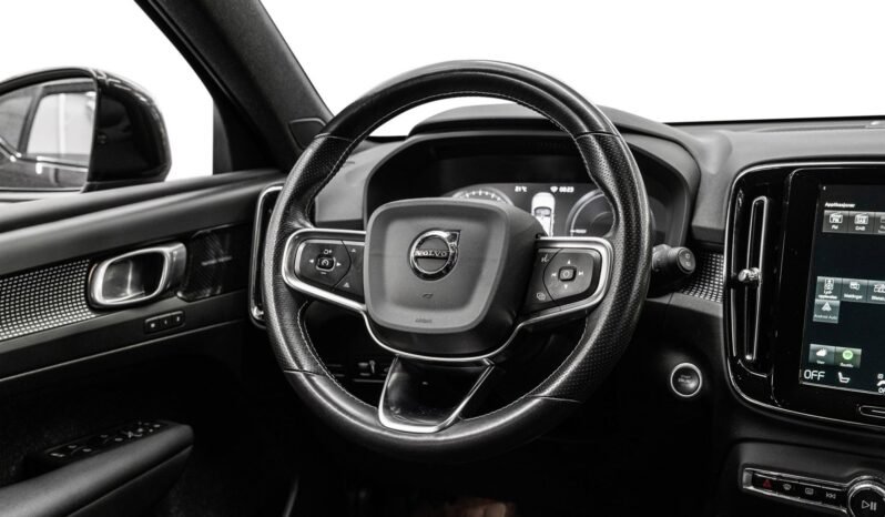 
Volvo XC40 T5 Recharge R-Design full									