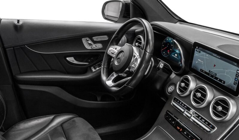 
Mercedes-Benz GLC 300 e 4MATIC AMG full									