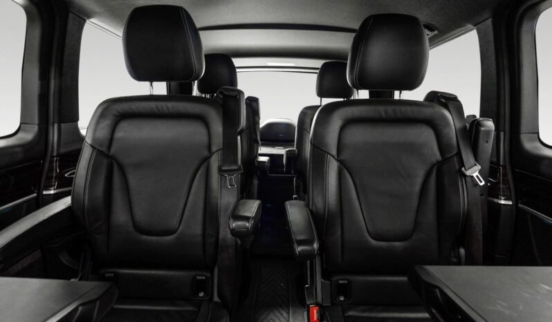 
Mercedes-Benz V300 d 4MATIC full									