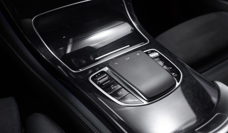 
Mercedes-Benz GLC 300 e 4MATIC AMG Line full									