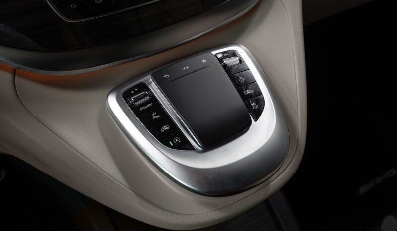 
Mercedes-Benz Classe V 300 d 4MATIC AMG Line full									