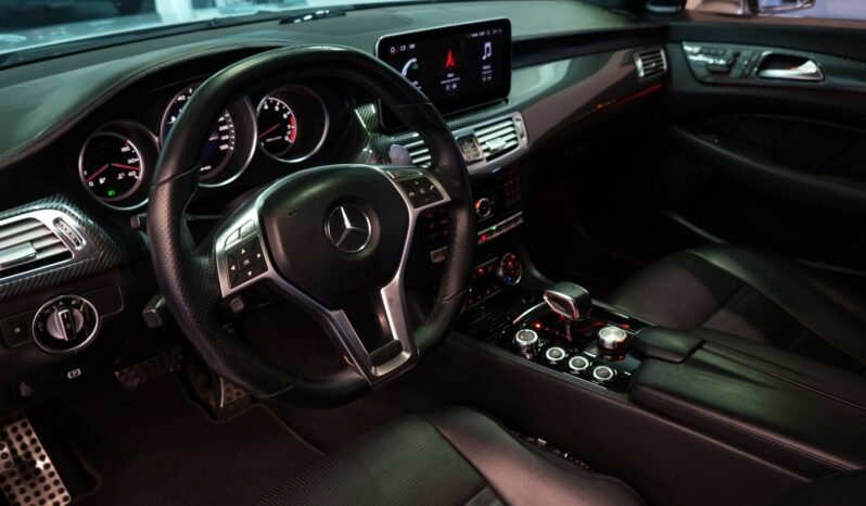 
Mercedes-Benz CLS 63 AMG V8 full									