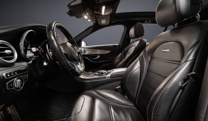 
Mercedes-Benz C63 AMG full									