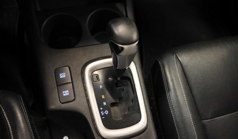 
Toyota HiLux 4×4 full									
