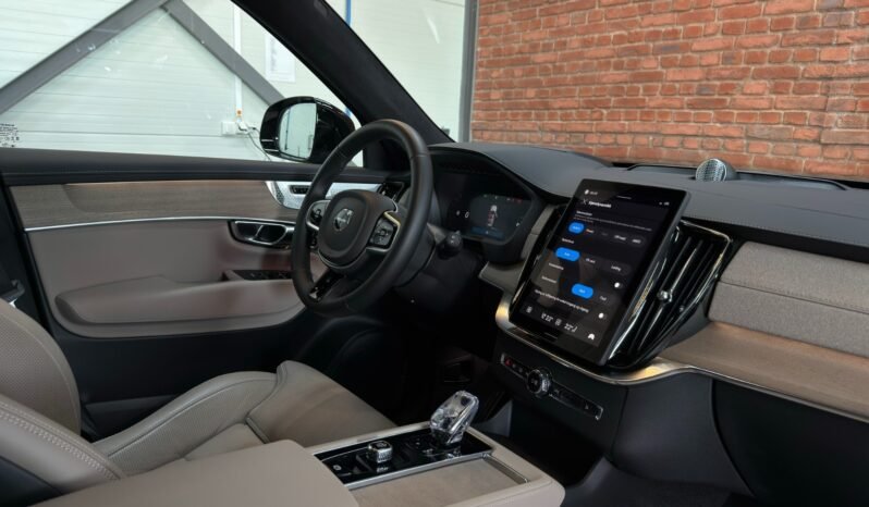 
Volvo XC90 T8 Ultra Dark Luxury full									