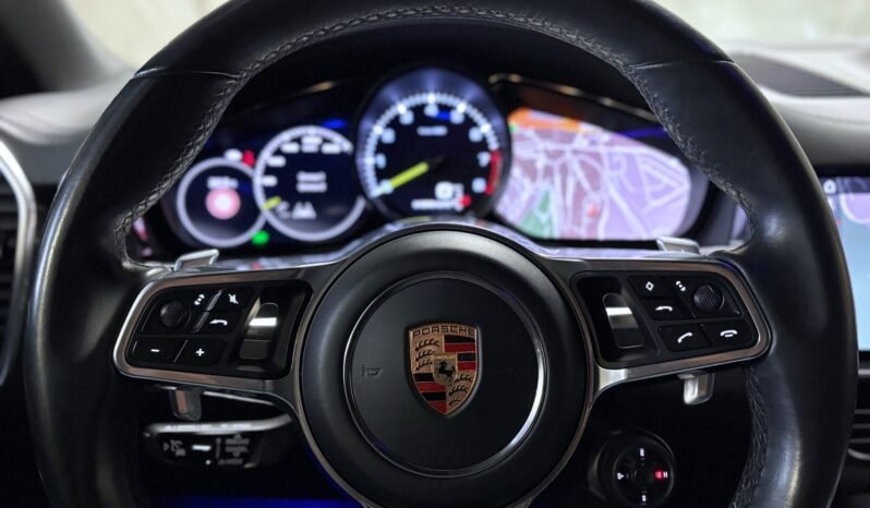 
Porsche Cayenne Coupé E-Hybrid full									