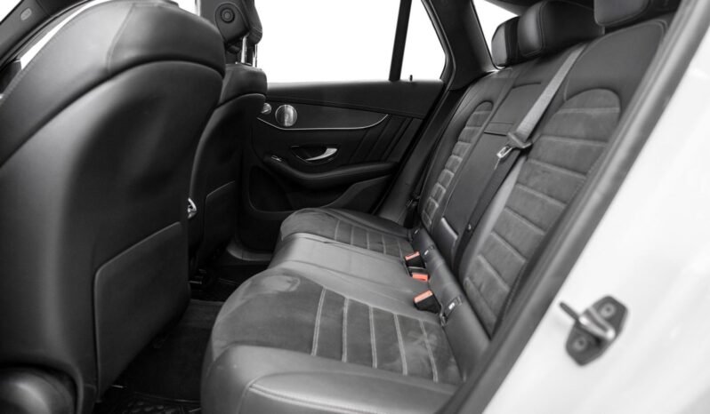 
Mercedes-Benz GLC 300 e 4MATIC AMG full									