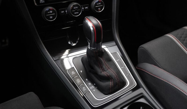 
Volkswagen Golf VII GTI 2.0 TSI Clubsport DSG full									