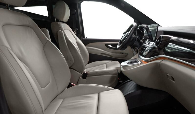 
Mercedes-Benz Classe V 300 d 4MATIC AMG Line full									