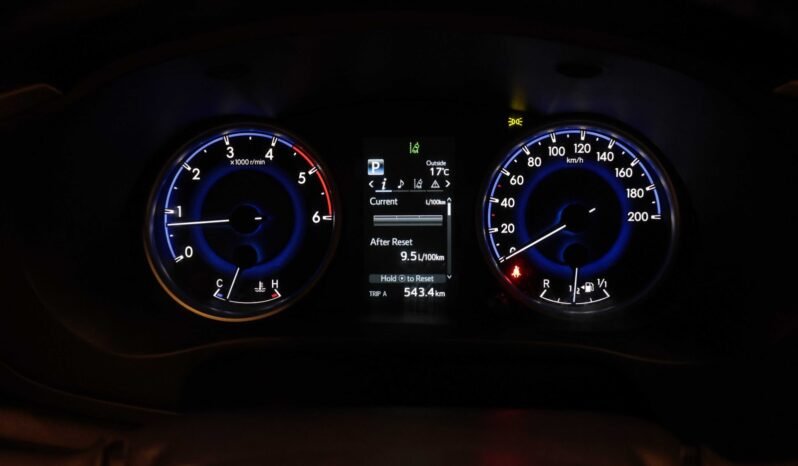 
Toyota HiLux 4×4 full									