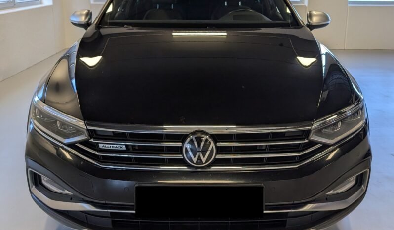 
Volkswagen Passat Alltrack 2.0 TDI full									