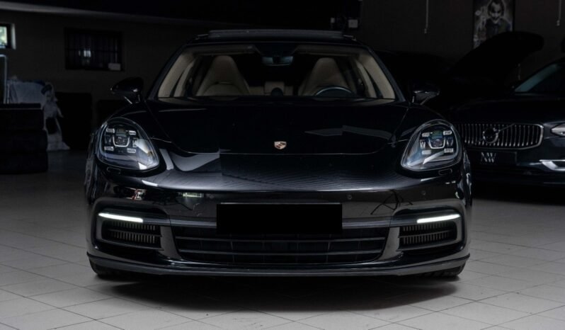 
Porsche Panamera 4 E-Hybrid full									