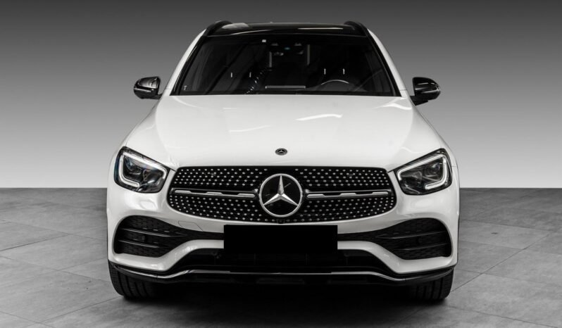 
Mercedes-Benz GLC 300 e 4MATIC AMG full									