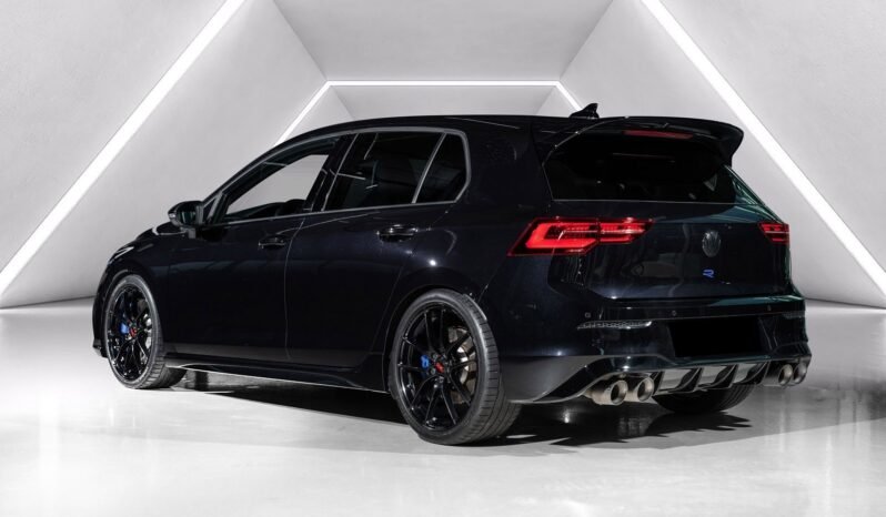 
Volkswagen Golf VIII R 2.0 TSI 4Motion DSG R Performance full									