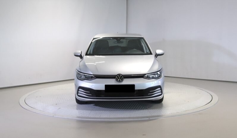 
Volkswagen Golf VIII 1.0 eTSI Life full									