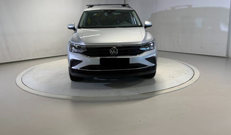 
Volkswagen Tiguan Life 2.0 TDI 4MOTION DSG full									